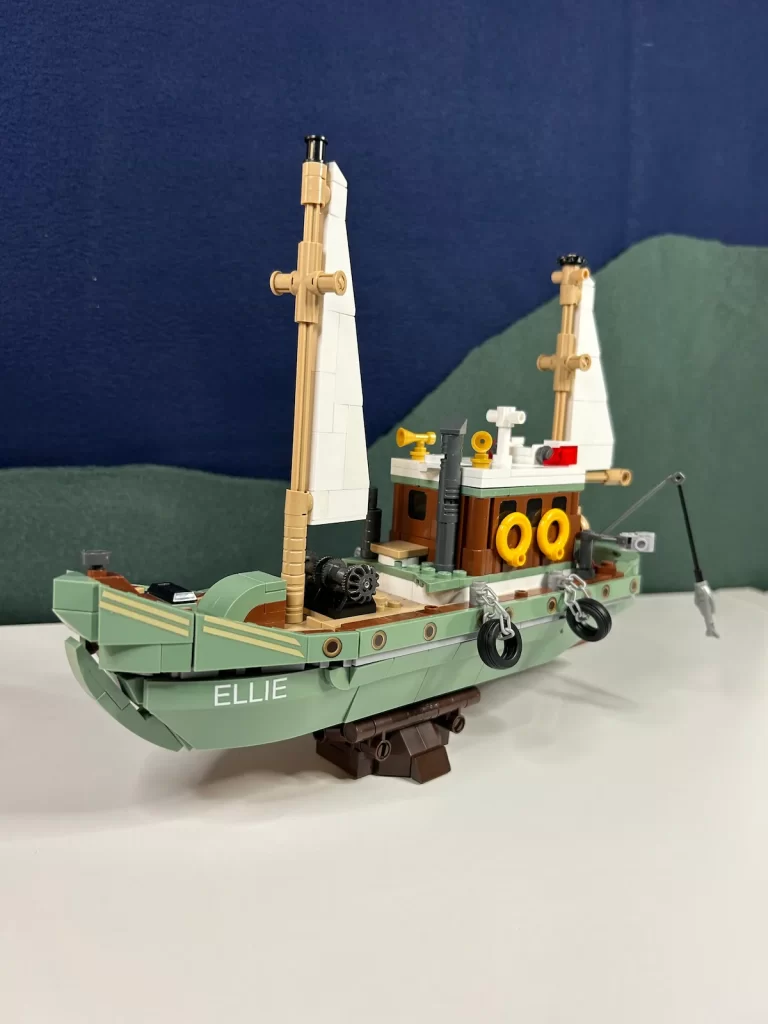 Ellie Fishing Boat(LEGO Alternative Bricks) reviewed by Pyro