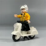 Minifigure – Food delivery guy with White scooter Moped (LEGO Alternative)
