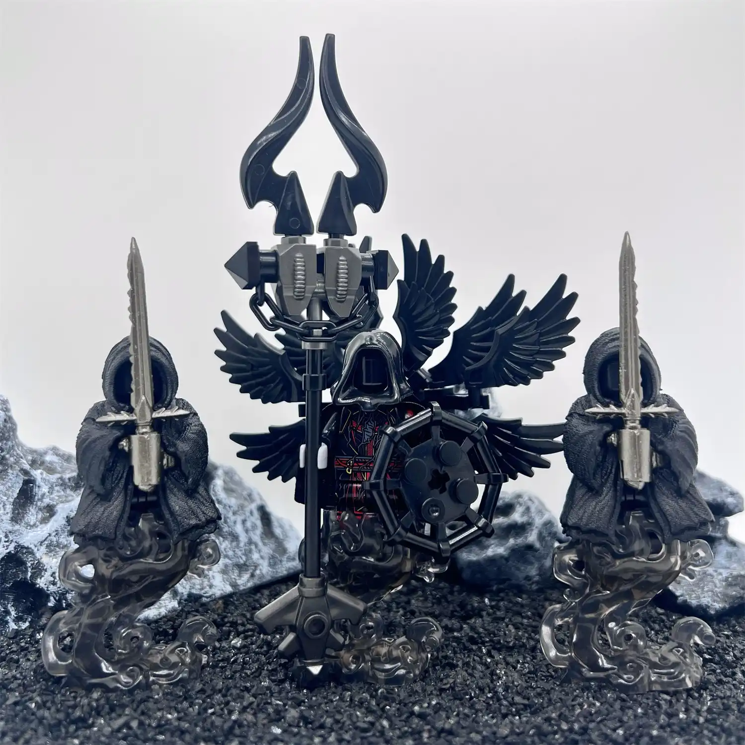 Minifigure – Eight Winged Abyss War God Demon and two Ringwraiths (LEGO Alternative)