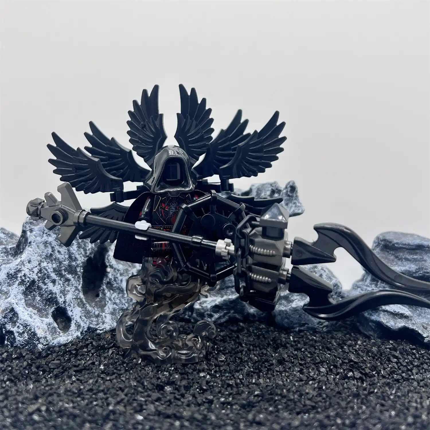 Minifigure – Eight Winged Abyss War God Demon equipped with a Demon Hunting Spear (LEGO Alternative)