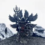 Minifigure – Eight Winged Abyss War God Demon with polearm spear and black base (LEGO Alternative)