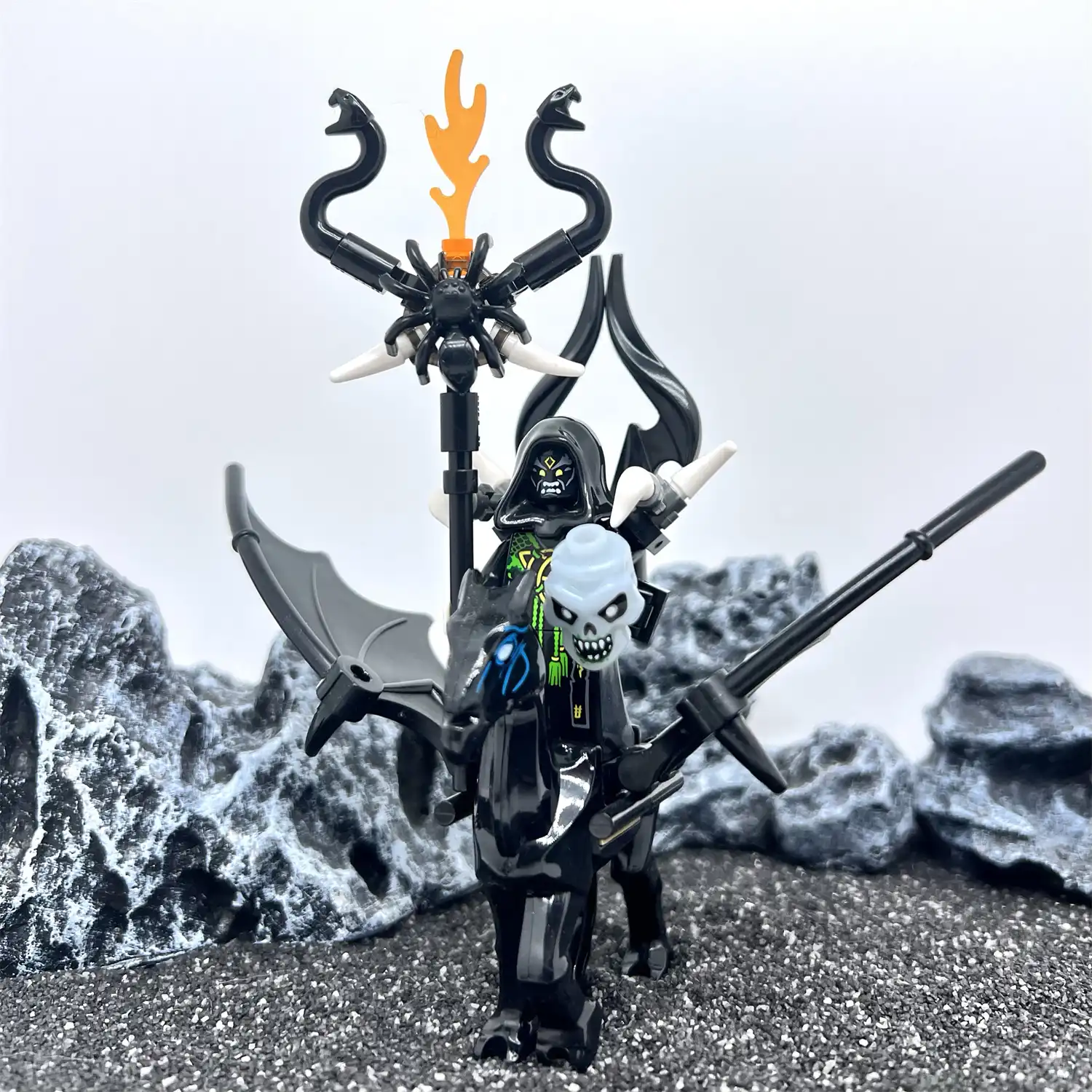 Minifigure – Evil Wizard Dark Sorcerer Demon and steed warhorse (LEGO Alternative)