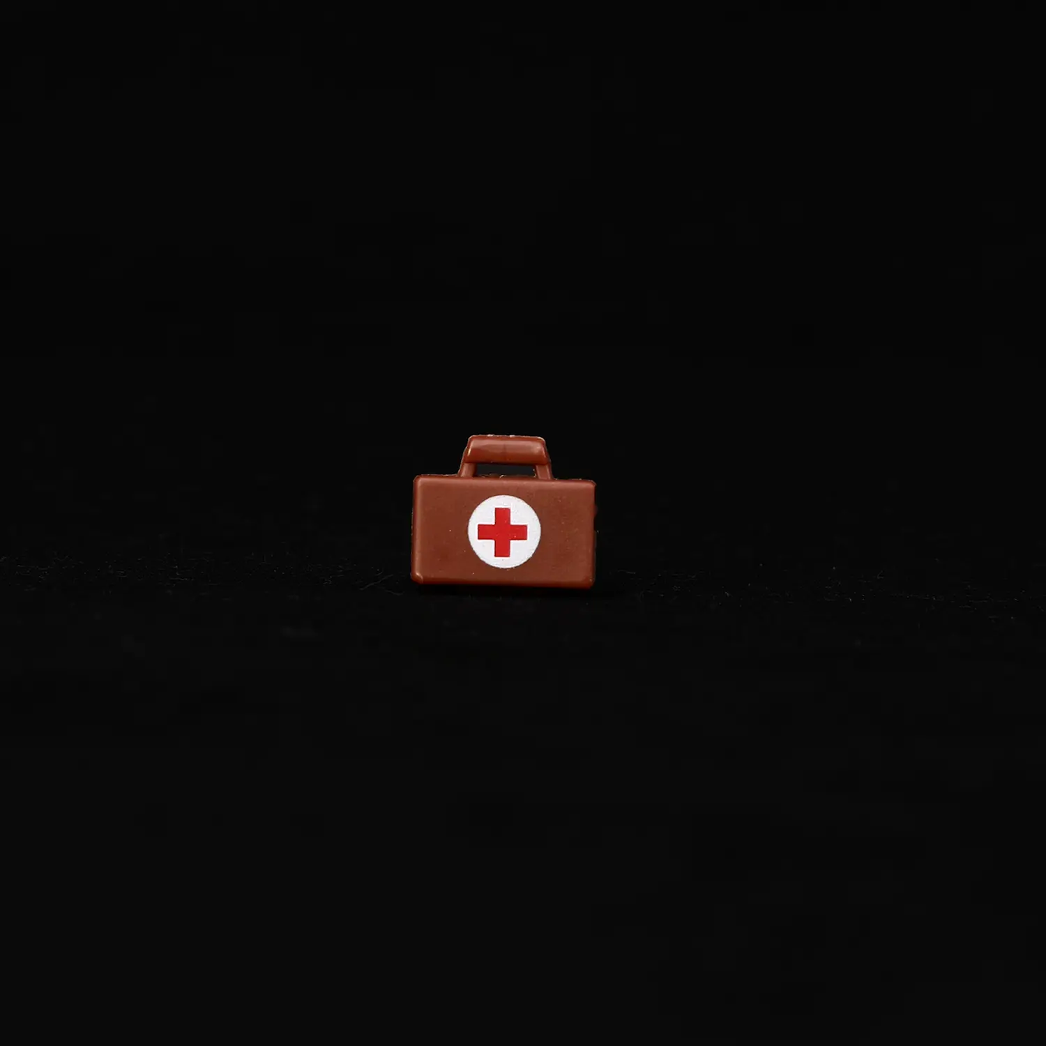 Custom Piece Miniature – medical briefcase for a German medic (Sanitäter) World War II era – 3D Print for LEGO minifigure