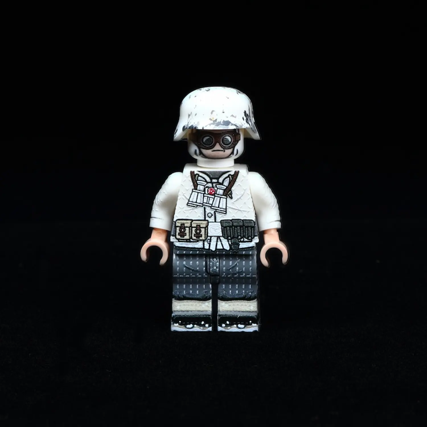 Minifigure - German soldier from a Luftwaffe (Air Force) ground unit World War II (LEGO Compatible)