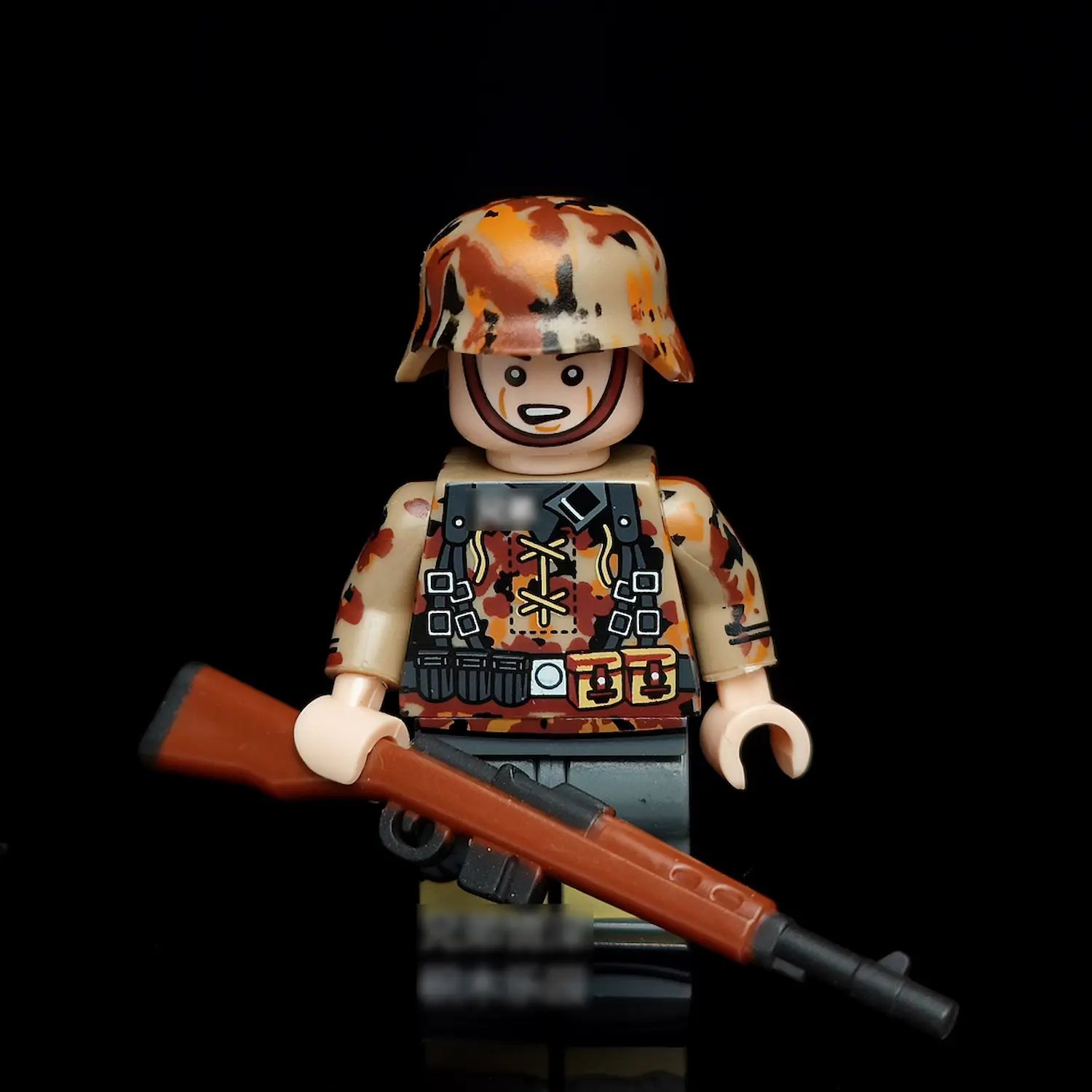 Minifigure - German soldier in Autumn Camouflage from World War II (LEGO Compatible)