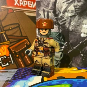 Minifigure – Chinese Captain who served in the Soviet 88th Special Rifle Brigade World War II (LEGO Compatible)