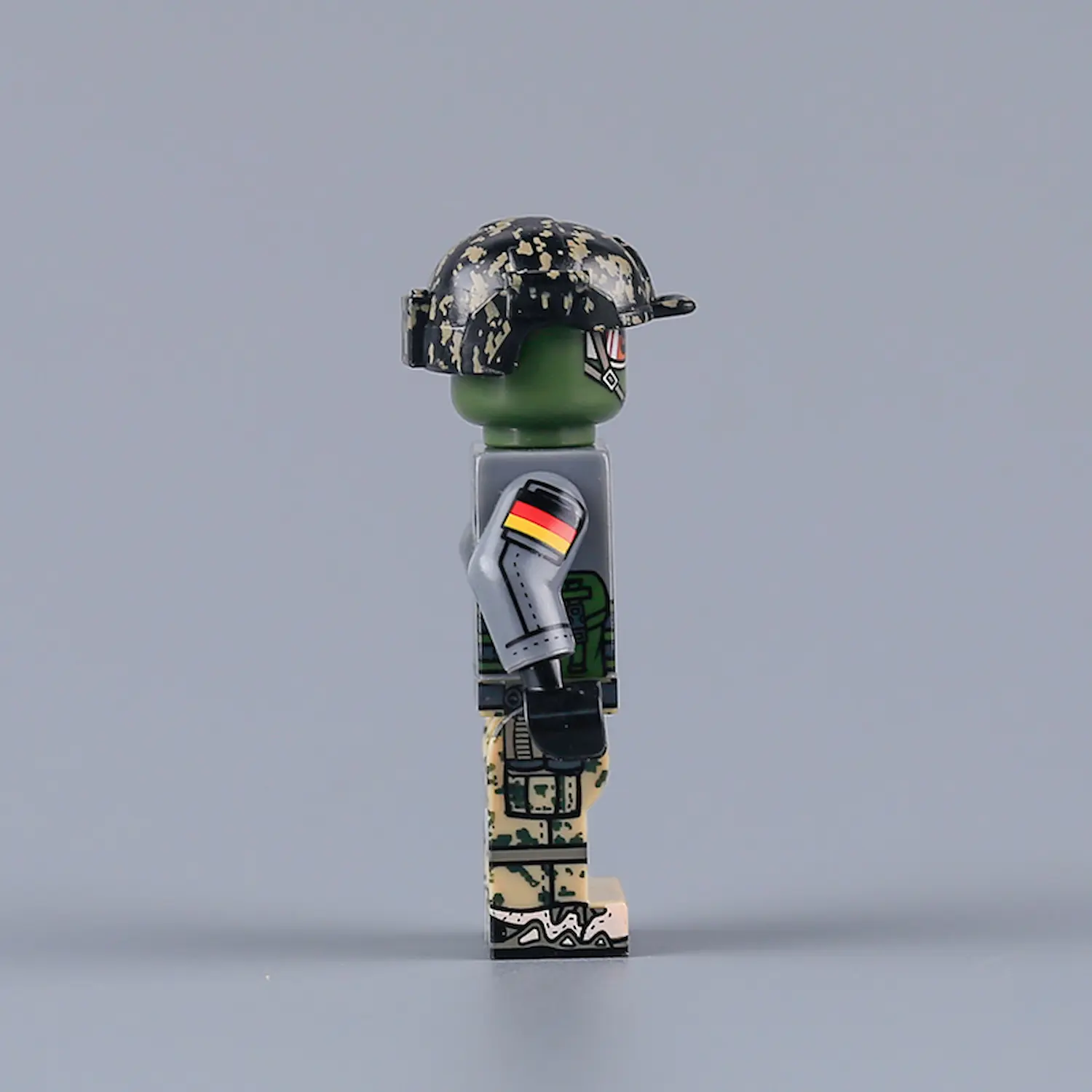 the right side of Minifigure - modern special forces operator from Germany's elite Kommando Spezialkräfte (KSK) (LEGO Compatible)