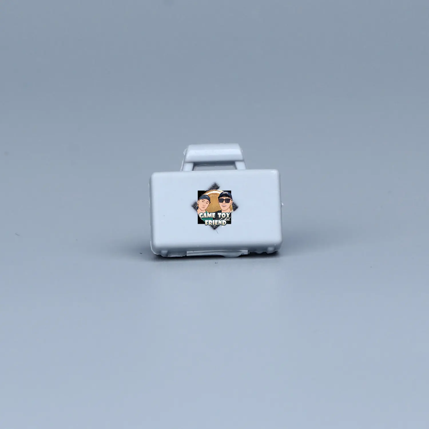 Custom Piece Miniature – army military briefcase or dispatch case molded in a light grey color printed with German swastika (Hakenkreuz) symbol – 3D Print for LEGO minifigure