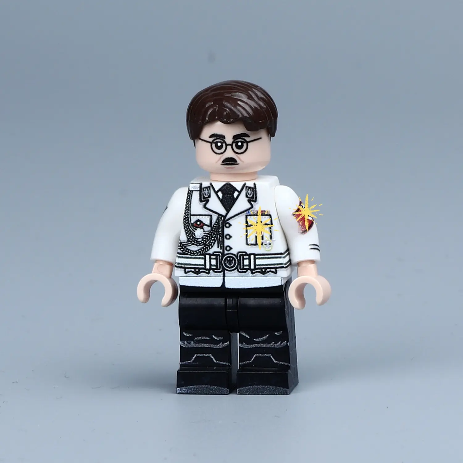 Minifigure - Adolf Hitler the Nazi Party NSDAP and dictator of Germany in white uniform (LEGO Compatible)