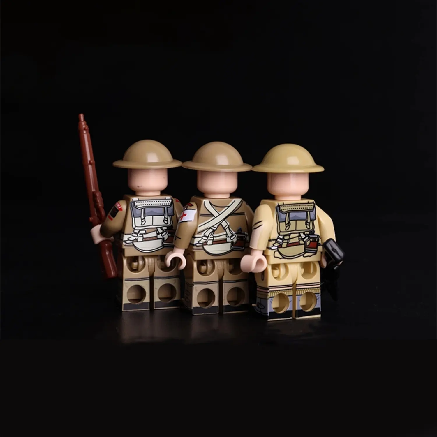 the back of Minifigure – British Army during World War II (LEGO Compatible) Minifigure – British Army during World War II (LEGO Compatible)