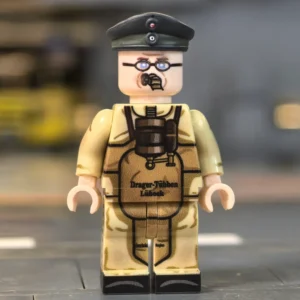 Minifigure - German Gas Pioneer (Gaspionier) with Dräger Apparatus WWI with grey cap (LEGO Compatible)