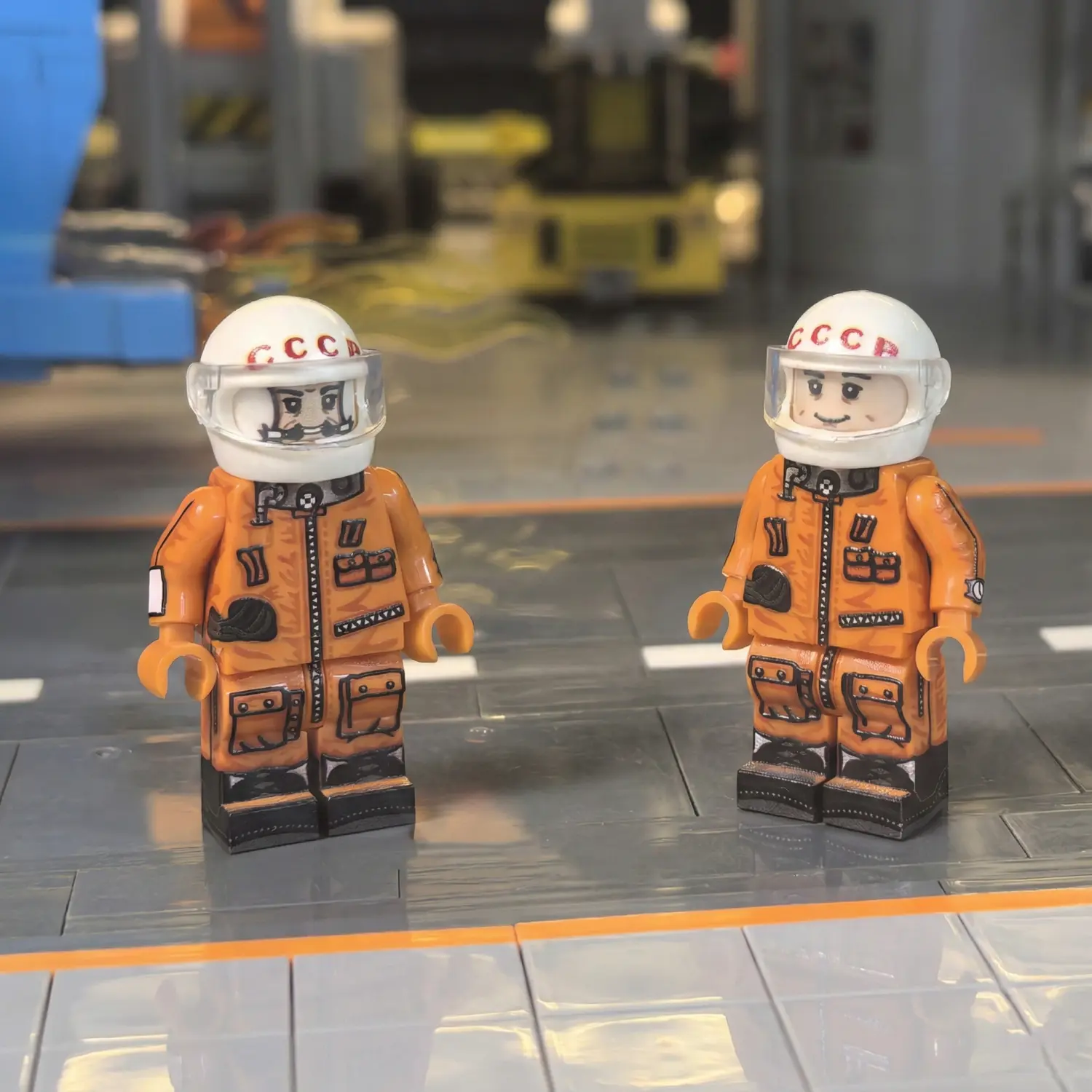 Minifigure – Yuri Gagarin (Soviet Cosmonaut) (The First Human in Space) (LEGO Compatible) 3