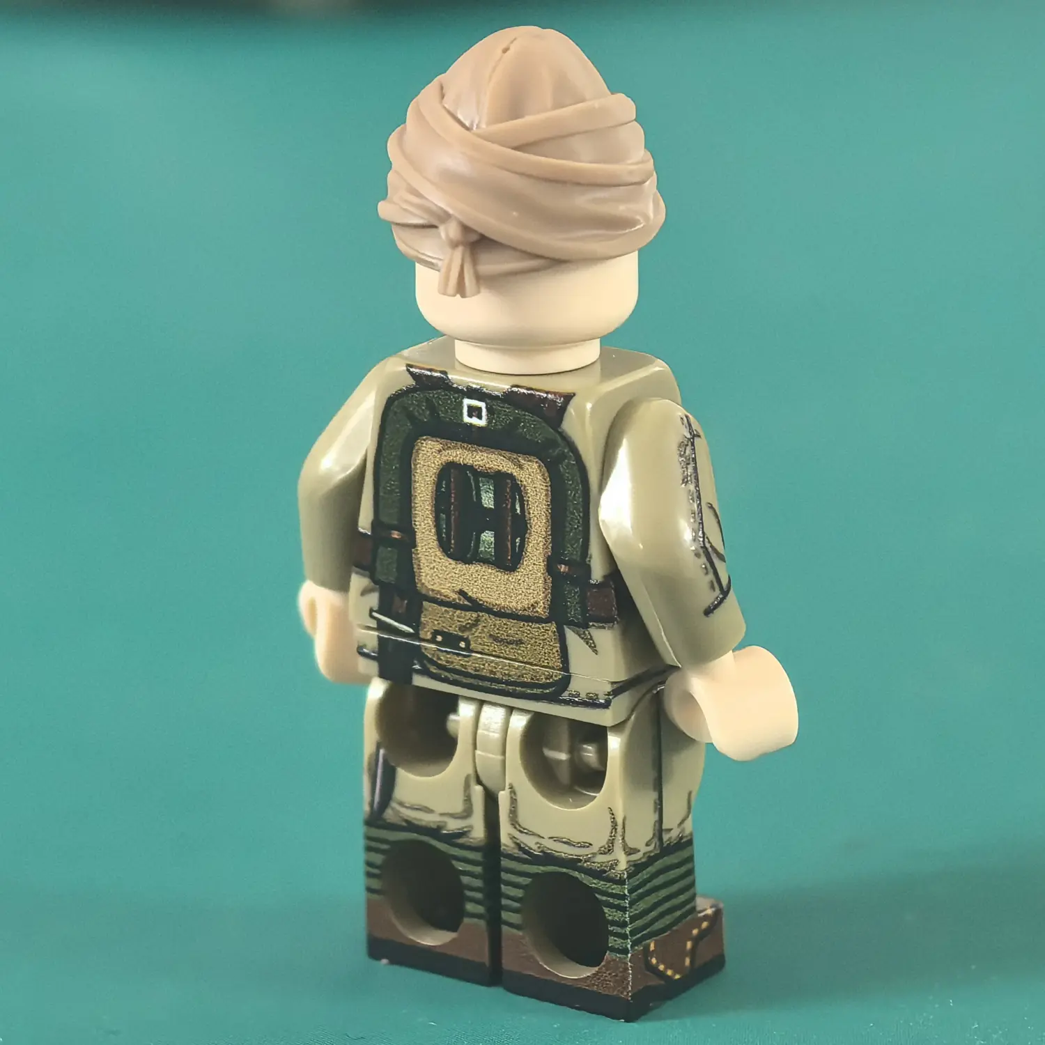 the back of the Minifigure - Ottoman Empire Infantryman (Turkish Soldier – Mehmetçik) WWI (LEGO Compatible)