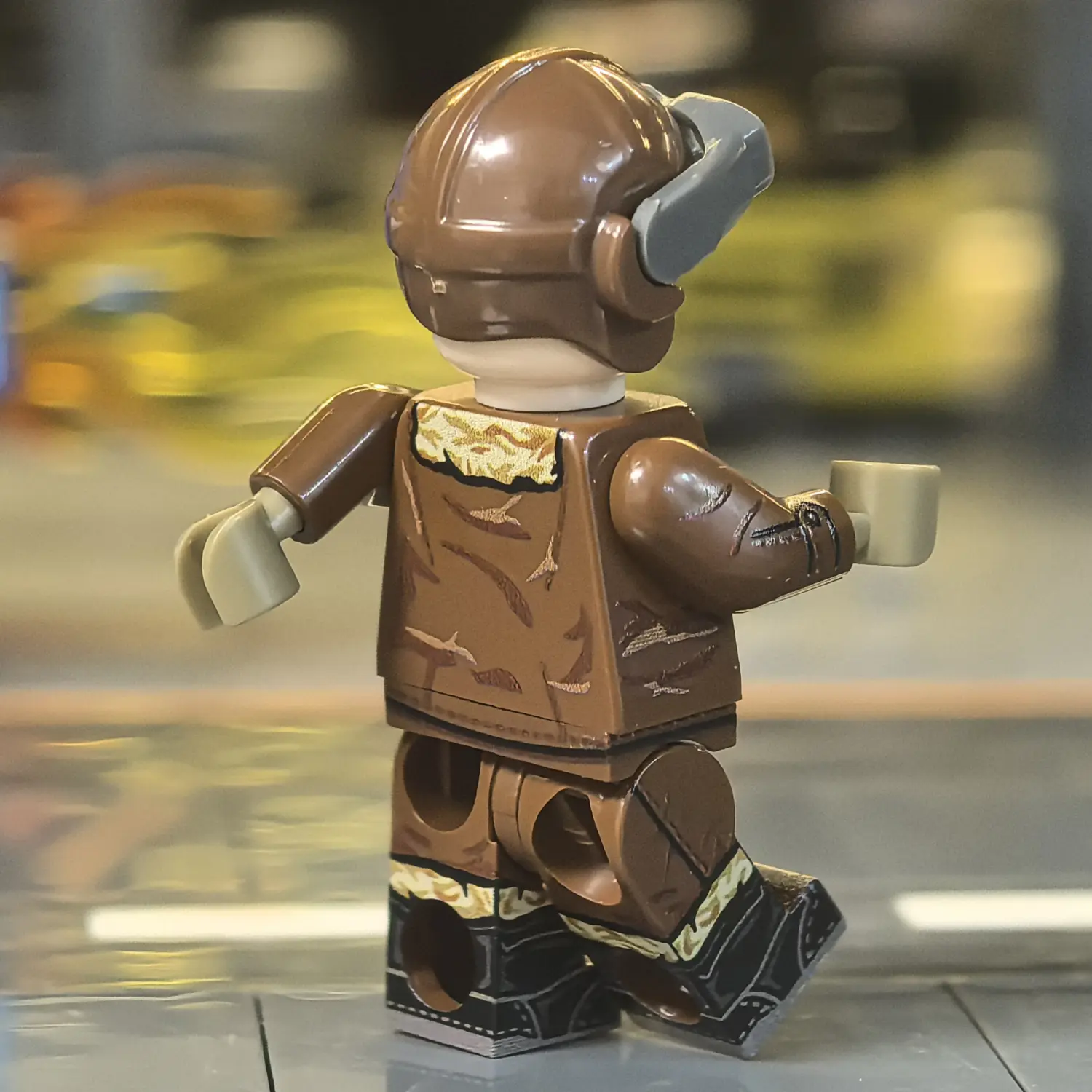 the back of the Minifigure - German Red Baron Fighter Pilot (Leather Jacket Version) WWI (LEGO Compatible)