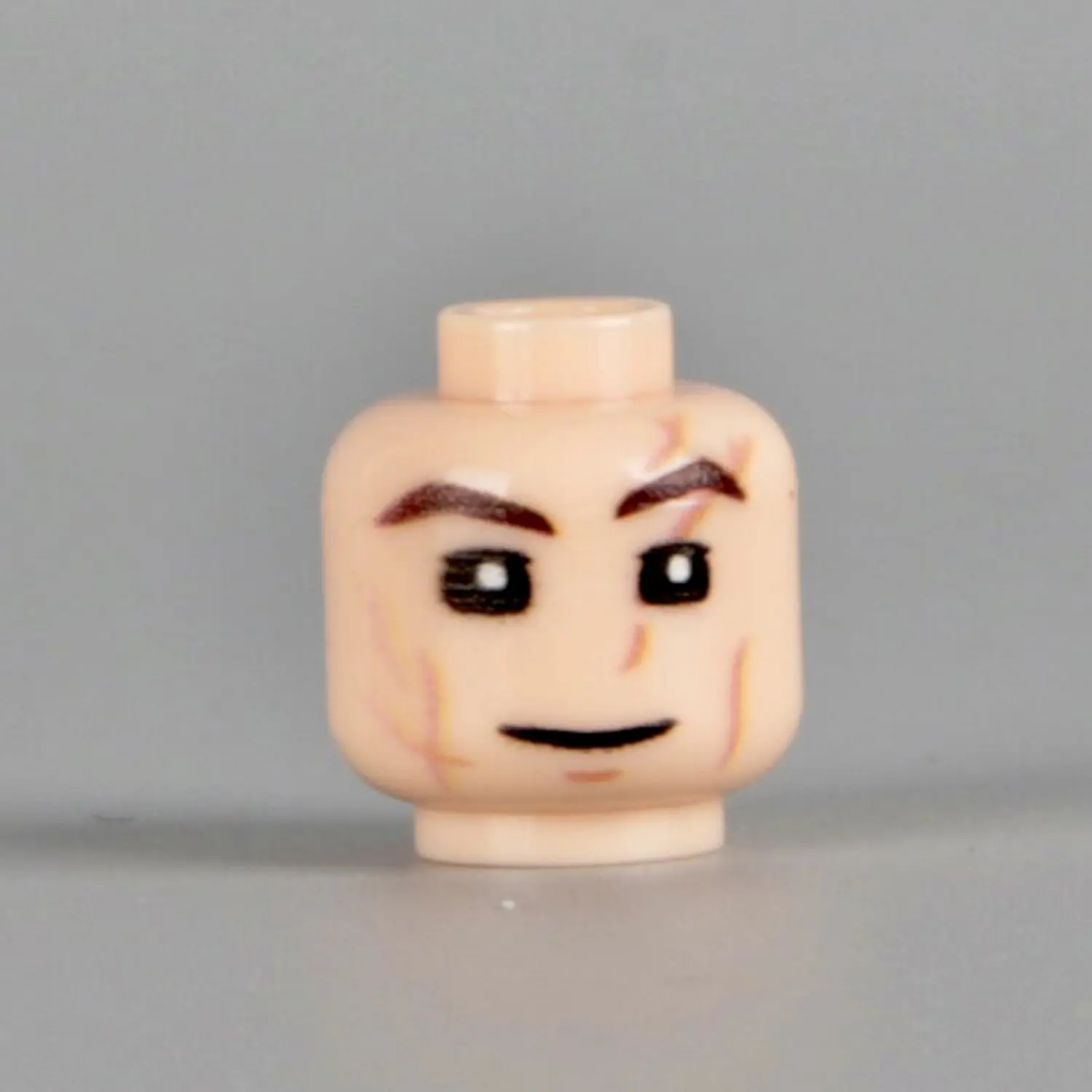 Custom Piece Miniature – Battle-Scarred Soldier Head (Confident Smirk Light Flesh) WWII – 3D Print for LEGO minifigure
