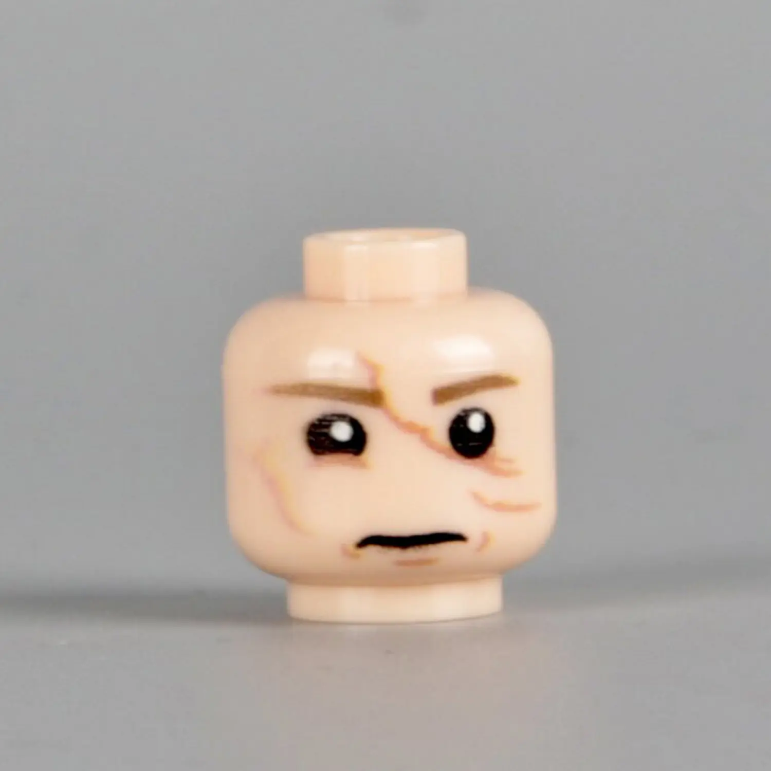 Custom Piece Miniature – Battle-Scarred Soldier Head (Wincing Injured Expression) WWII – 3D Print for LEGO minifigure