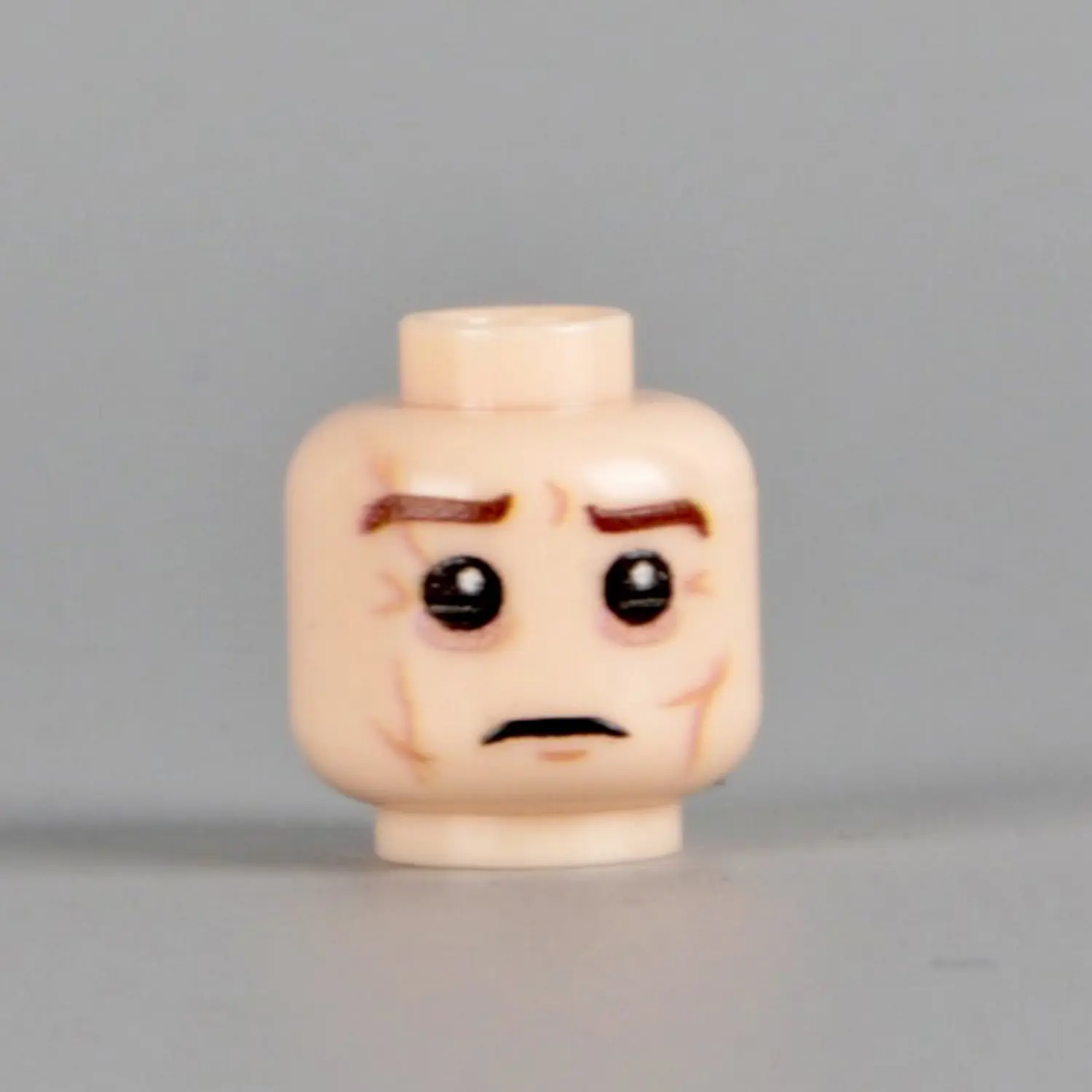 Custom Piece Miniature – Exhausted Battle-Scarred Soldier Head (Light Flesh) WWII – 3D Print for LEGO minifigure