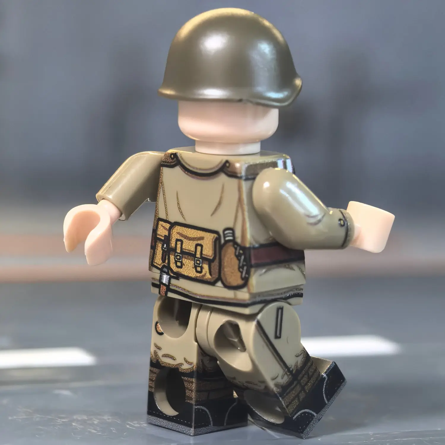 the back of the Minifigure - Polish People's Army Infantryman (Eastern Front Exile Forces, LWP First Polish Army) WWII (LEGO Compatible)