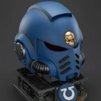 The Upward Right Of The Action Figure Joytoy Ultramarines Captain Mkx Helmet & Display Stand 1 1 Life Size Replica Warhammer 40k Rectangle Image